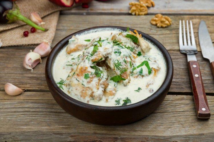Poitrine de poulet en sauce crémeuse à la poêle