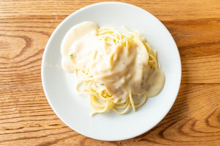 Cheese Sauce with Gorgonzola and Walnuts
