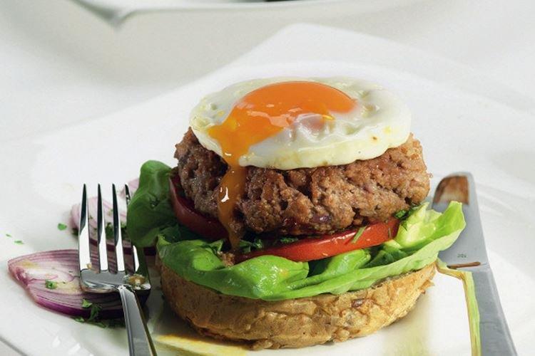 Burger with Tartar Sauce - Recipe for Making at Home