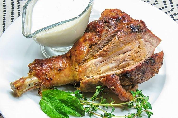Muslos de pavo con patatas - Recetas de platos calientes para Año Nuevo 2021