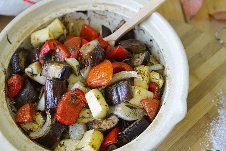 Verduras asadas en adobo de ajo - Recetas de platos calientes para Año Nuevo 2021