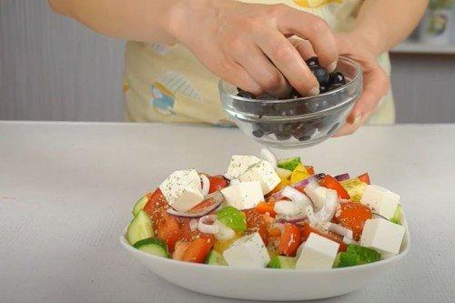 Classic Greek Salad - Step-by-Step Recipe