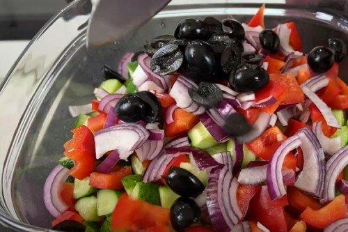Greek Salad with Balsamic Vinegar - Step-by-Step Recipe