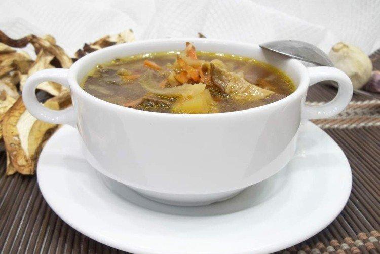Sopa de boletus secos - recetas