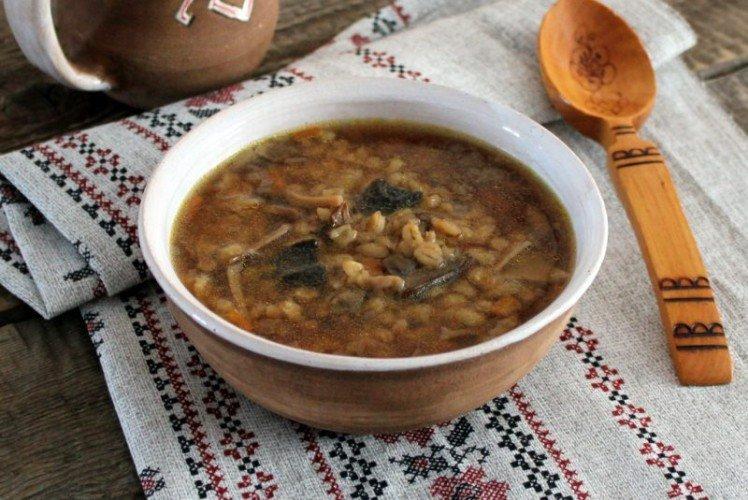 Sopa de boletus con cebada perlada - recetas