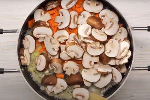 Sopa de champiñones y pollo - receta paso a paso