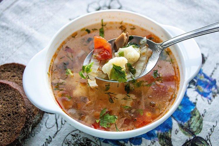 Sopa de champiñones con pasta - recetas