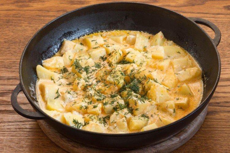 Patatas en crema agria - Recetas de patatas para Año Nuevo