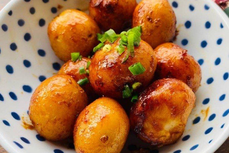 Patatas en salsa de soja - Recetas de patatas para Año Nuevo