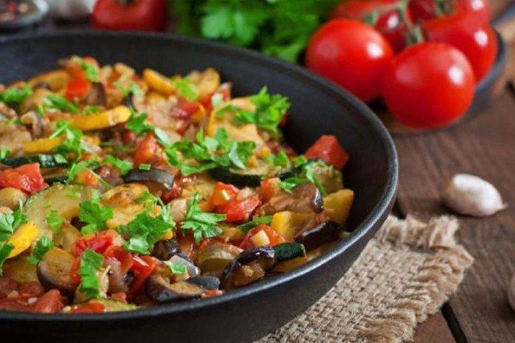 Cómo preparar ratatouille con carne de res en sartén - recetas