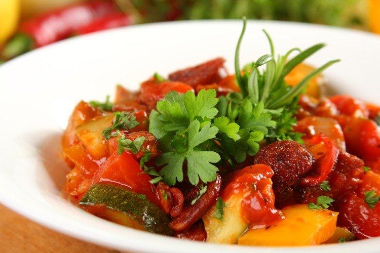 Cómo preparar ratatouille con salchicha de res - recetas