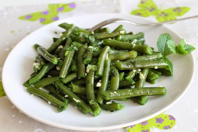 Ensalada de judías verdes y tallos de ajo - Cómo cocinar tallos de ajo de forma rápida y deliciosa