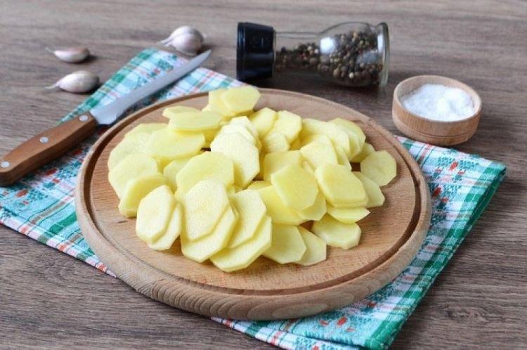 How to Make Chips at Home in the Oven