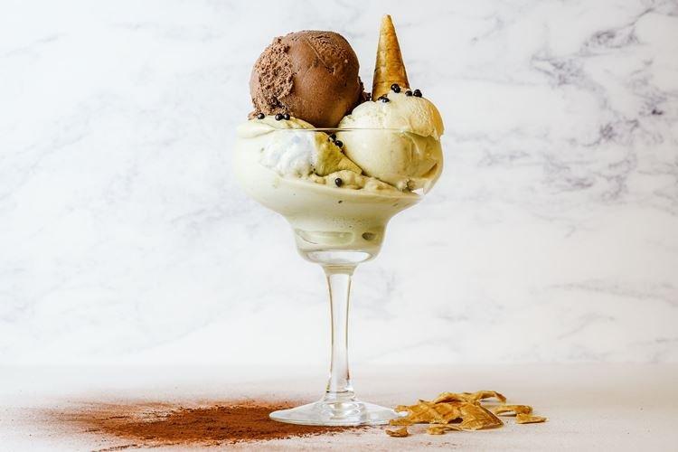 Vanilla Ice Cream - Recipes to Make at Home