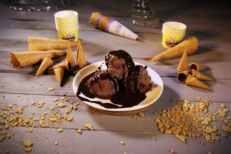 Chocolate Ice Cream - Recipes to Make at Home