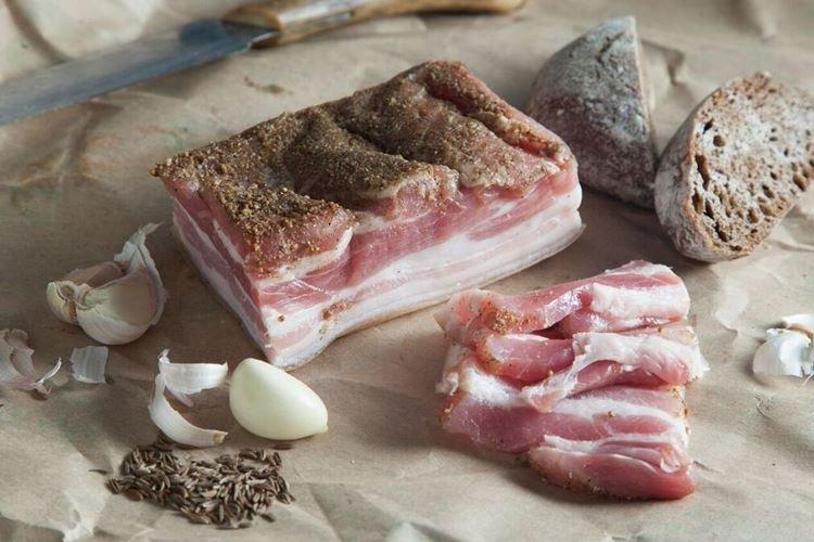 Tocino con ajo - Cómo salar tocino delicioso en casa