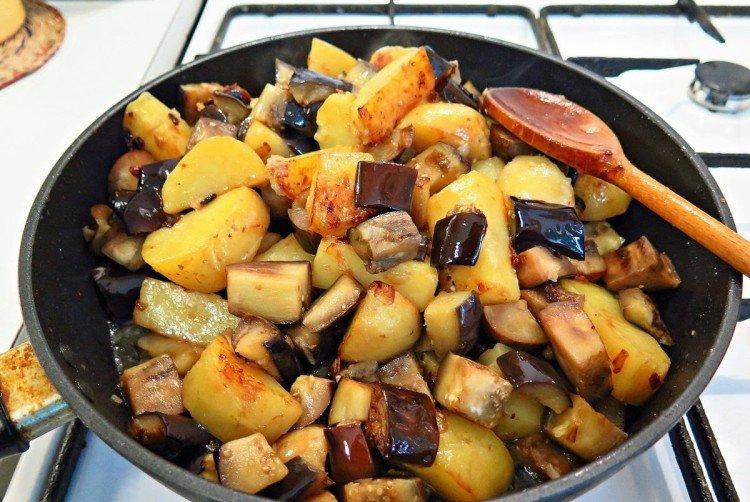 Patatas con berenjenas al estilo rústico al horno - recetas
