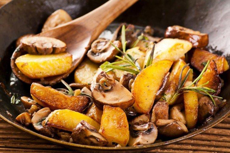 Patatas rústicas con champiñones al horno - recetas