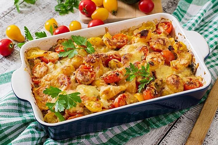 Potatoes with Mushrooms, Tomatoes, and Pesto in the Oven - Recipes