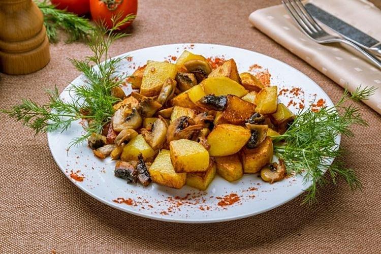 Potatoes with Mushrooms in Soy Sauce in the Oven - Recipes