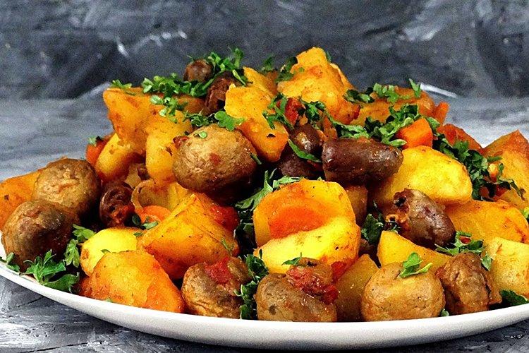Potatoes with Mushrooms and Chicken Hearts in the Oven - Recipes