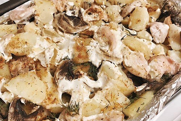 Potatoes with Dried Mushrooms and Chicken in Pots in the Oven - Recipes