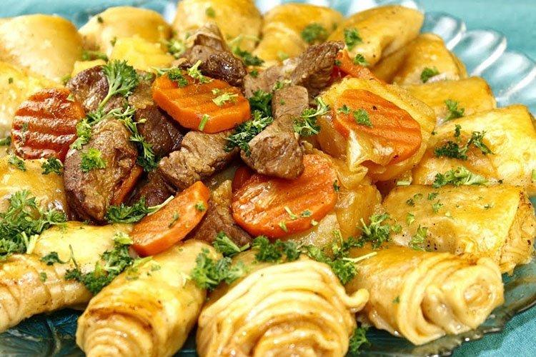 Almohadillas de carne y patatas al horno - recetas