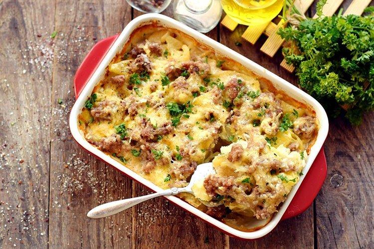 Carne con patatas y mayonesa al horno - recetas