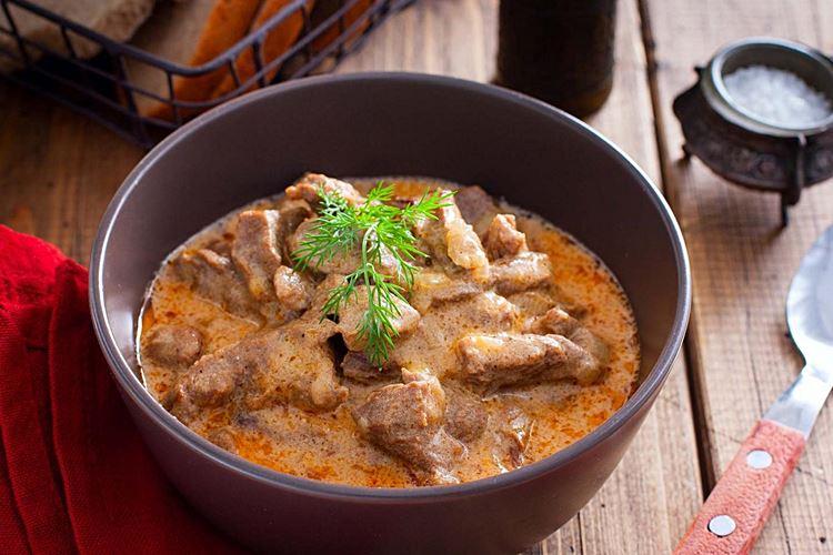 Klassisches Rinder-Stroganoff: 10 Schritt-für-Schritt-Rezepte