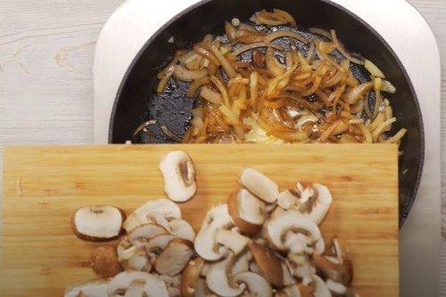 Rinder-Stroganoff nach Hausfrauenart - klassisches Rezept Schritt für Schritt
