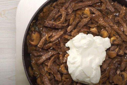 Rinder-Stroganoff nach Hausfrauenart - klassisches Rezept Schritt für Schritt