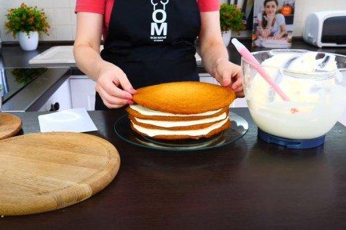 Classic Medovik with Pourable Layers - Step-by-Step Recipe