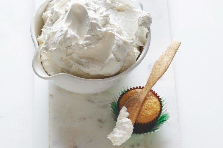 Meringue Cream for Sponge Cake - Recipes