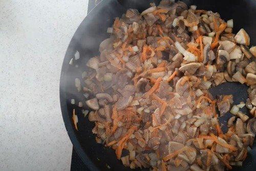 Layered Kurnik with Several Fillings - Step-by-Step Recipe