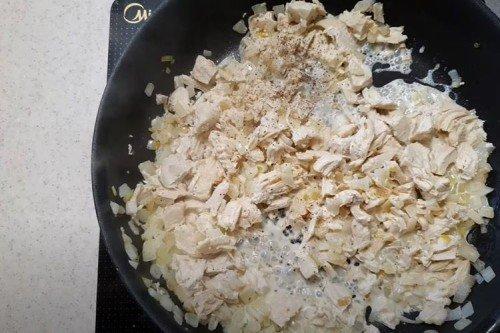 Layered Kurnik with Several Fillings - Step-by-Step Recipe