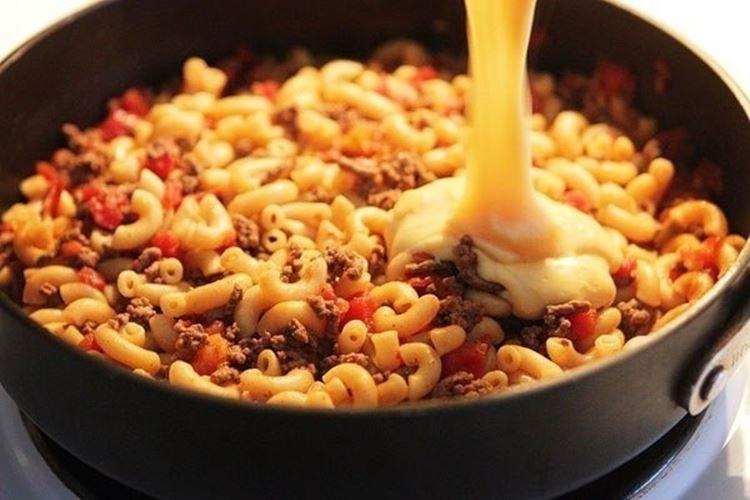 Macarrones con queso y carne picada - recetas