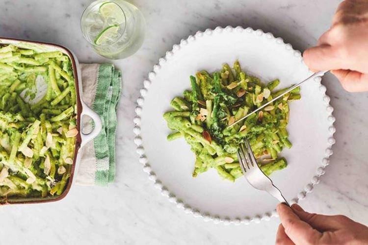 Macarrones verdes con queso - recetas
