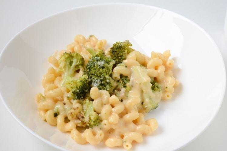 Macarrones con queso y brócoli - recetas