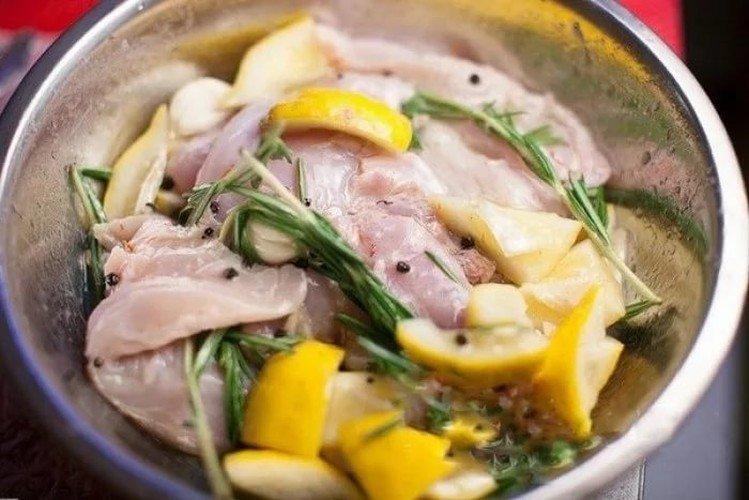 Adobo de pollo con romero y tomillo al horno - recetas