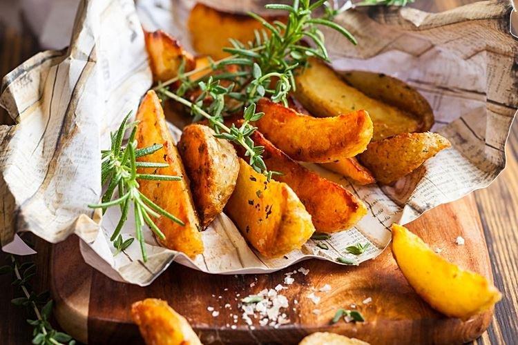 Potatoes with Rosemary - Side Dishes for New Year's 2021