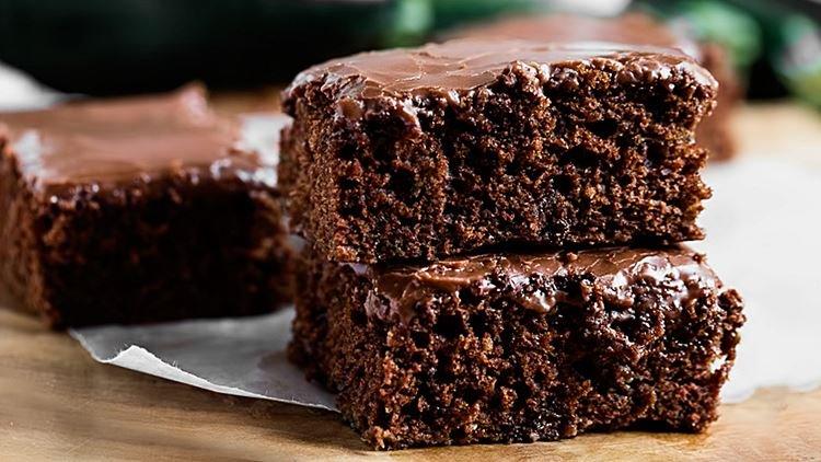 New Year's Chocolate Cake - Desserts for New Year's 2021