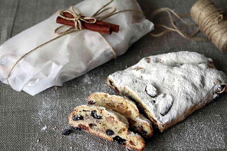 Quark Stollen - Desserts for New Year's 2021