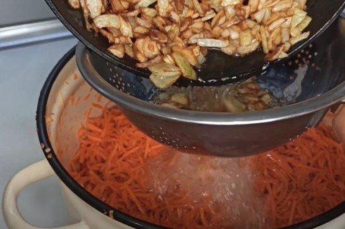 Zanahoria coreana para el invierno en frascos en casa - receta paso a paso