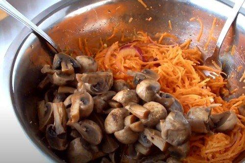 Zanahoria coreana con champiñones en casa - receta paso a paso