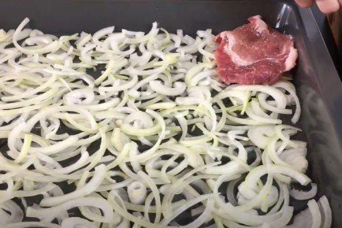 French-Style Meat in the Oven - Classic Step-by-Step Recipe
