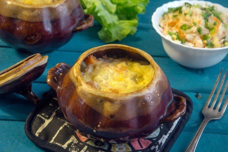 Meat in Pots with Potatoes and Cheese - Step-by-Step Recipes