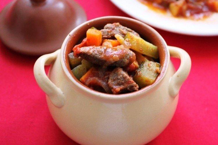 Meat in Pots with Potatoes - Step-by-Step Recipes