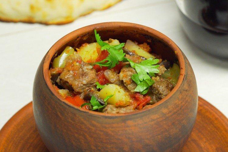 Chanahi Meat in Pots with Potatoes - Step-by-Step Recipes