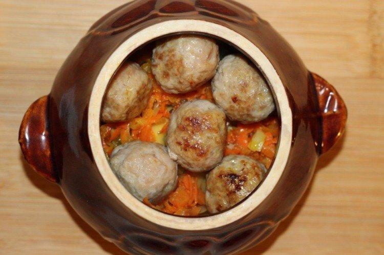 Meat in Pots with Potatoes Family Dinner - Step-by-Step Recipes