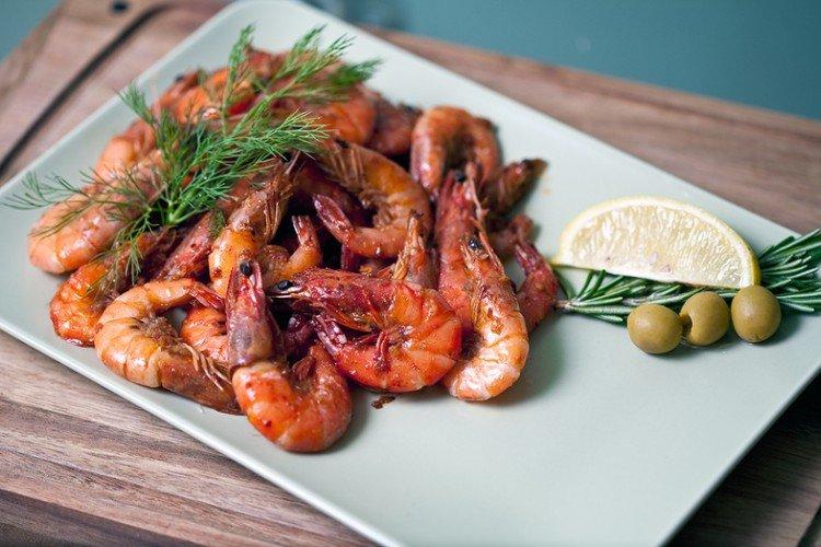 Gambas con hierbas en salsa de soja - Recetas de platos muy sabrosos